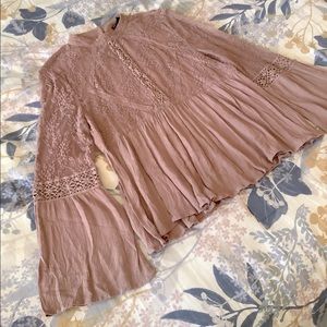 American Eagle Rose bell sleeve flowy top L